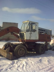 Продаю колёсный экскаватор